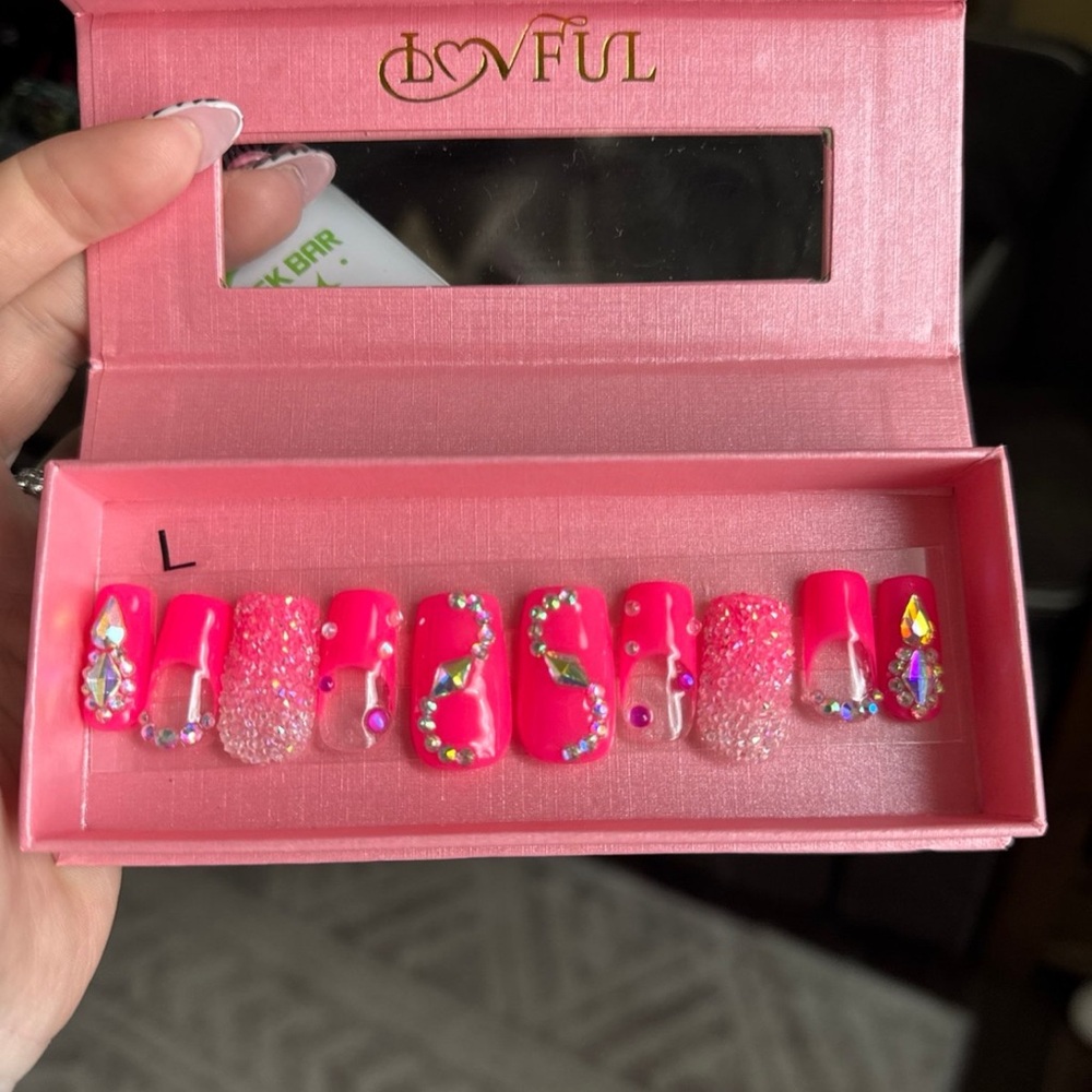 Lovful pink rhinestone acrylic press on nails